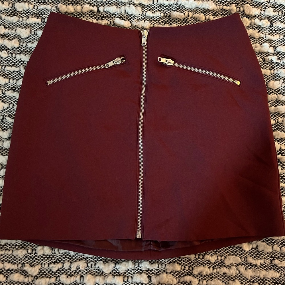 Forever 21 maroon zipper mini skirt
